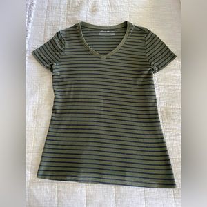 Eddie Bauer V-neck Tshirt